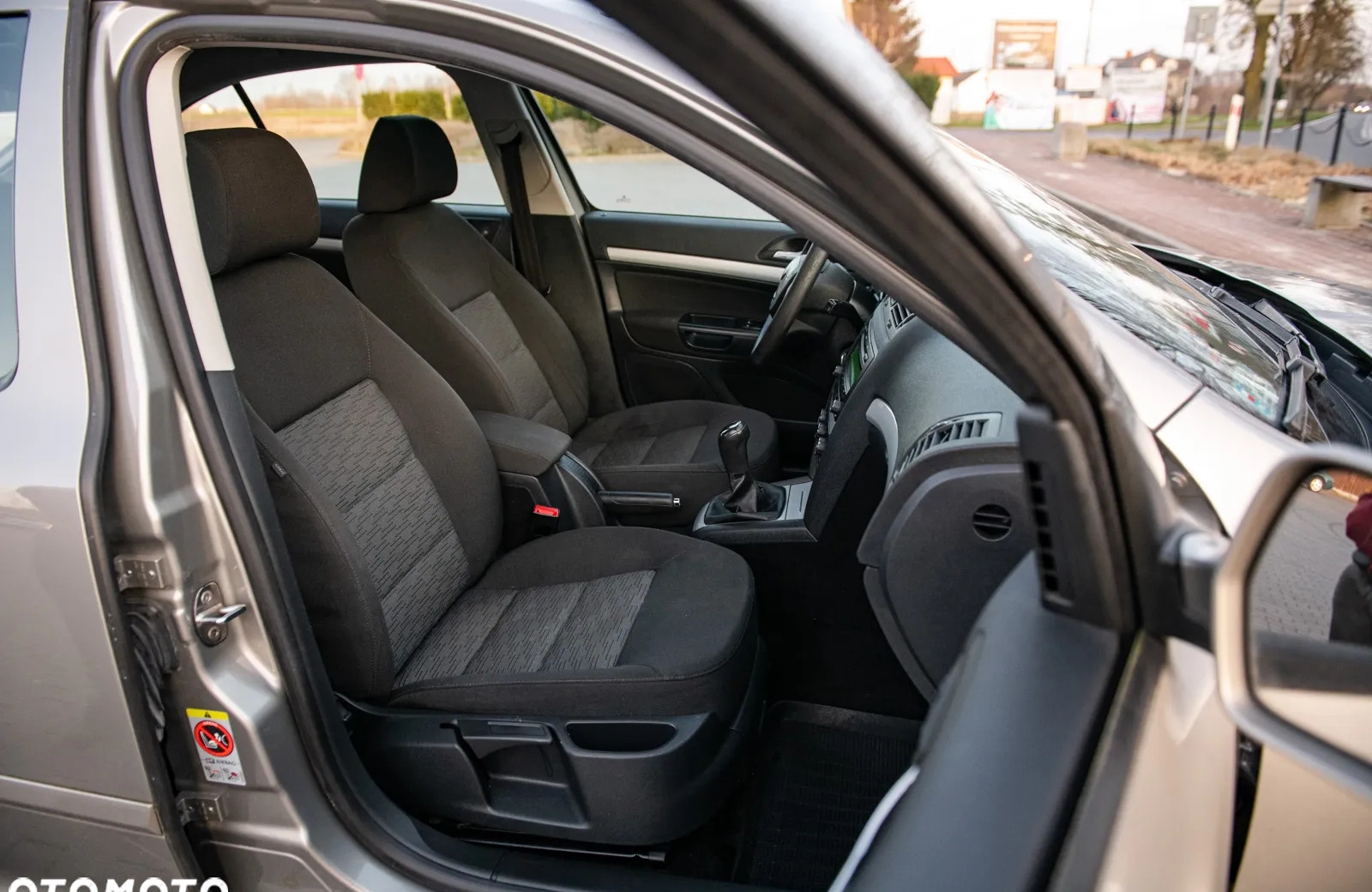Skoda Octavia cena 23900 przebieg: 173000, rok produkcji 2012 z Sochaczew małe 326
